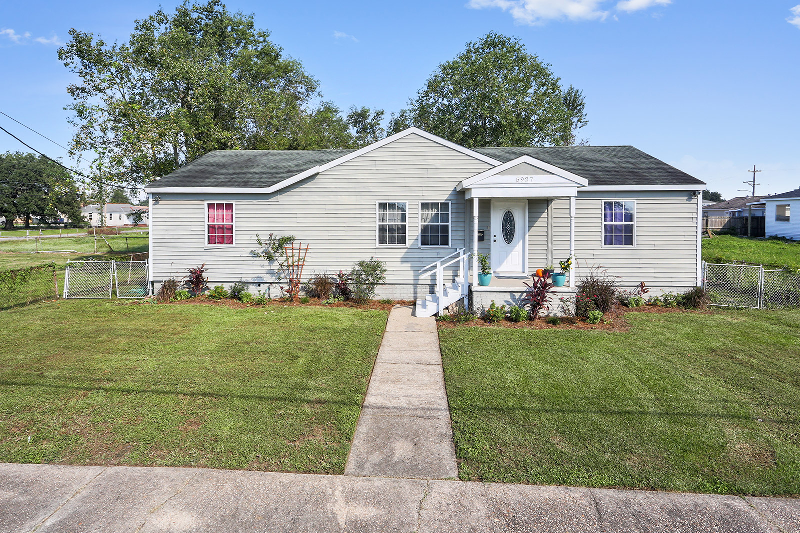 Adorable home on expansive lot in Gentilly/Milneburg
