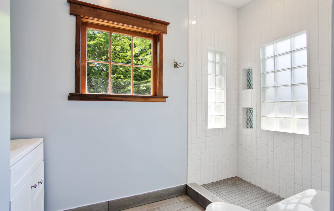 Bathroom with stand-in shower