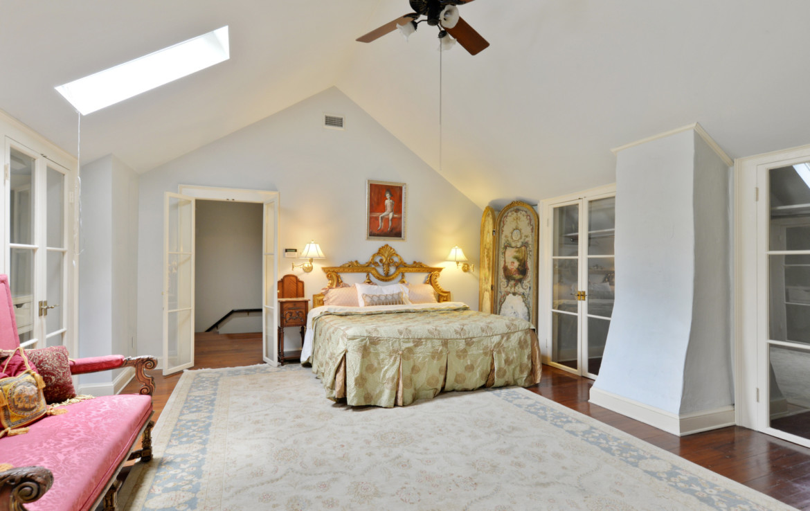 Furnished bedroom