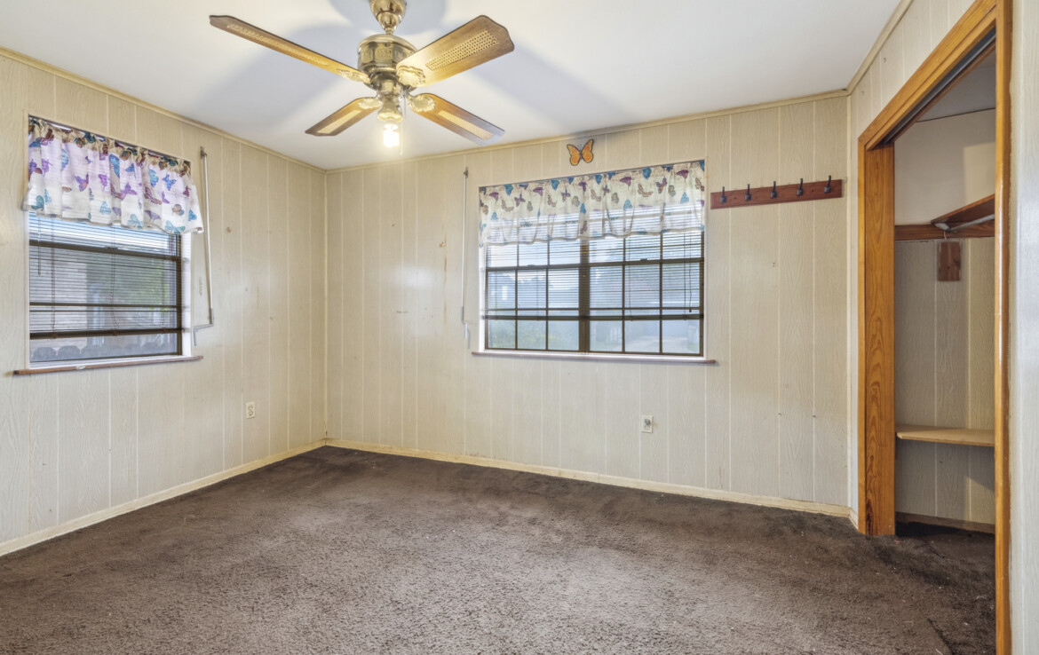 MLS-10-bedroom-wood-paneling