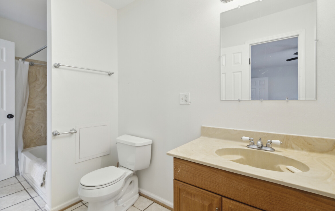 MLS-25-Unit-one-second-bathroom-upstairs