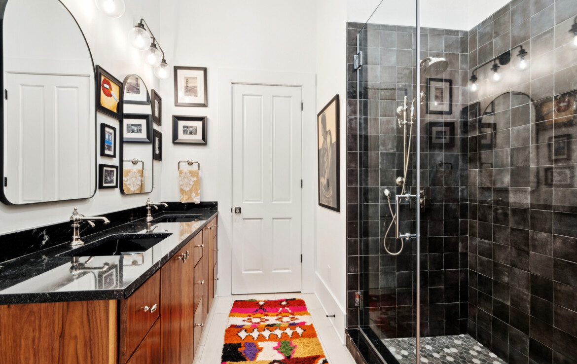 MLS-16-en-suite-bathroom-shower