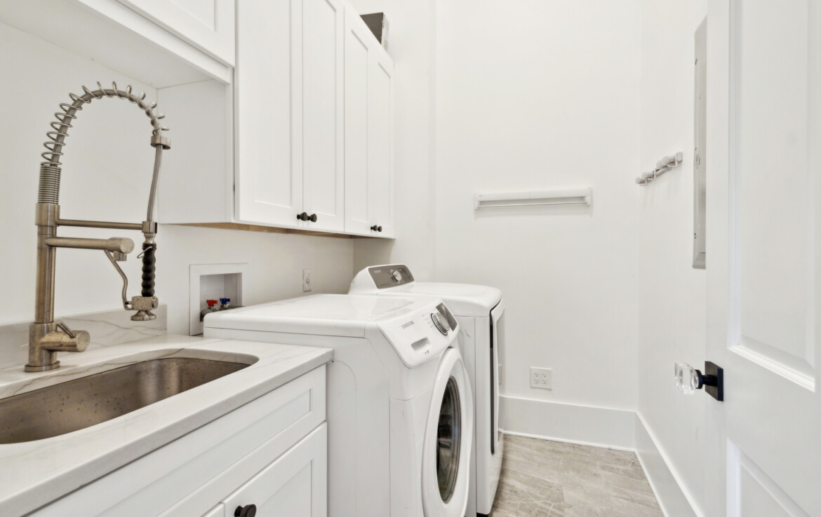 MLS-22-laundry-room-sink