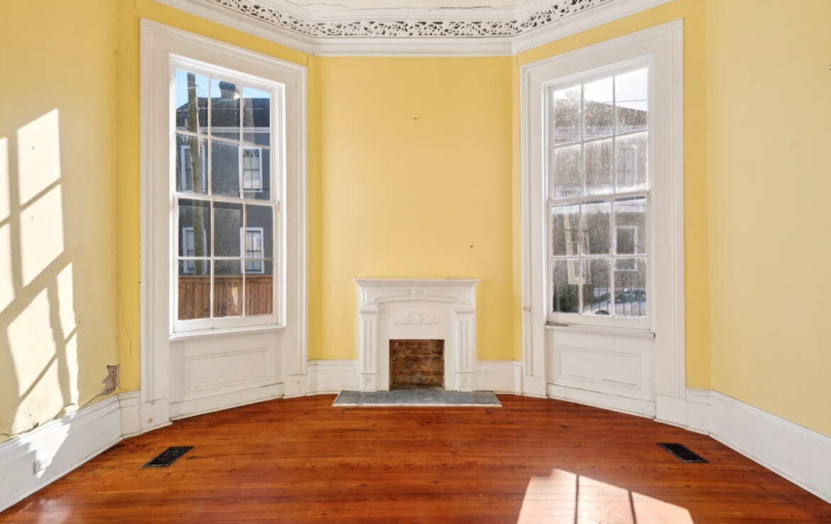 yellow-room-fireplace-close-up