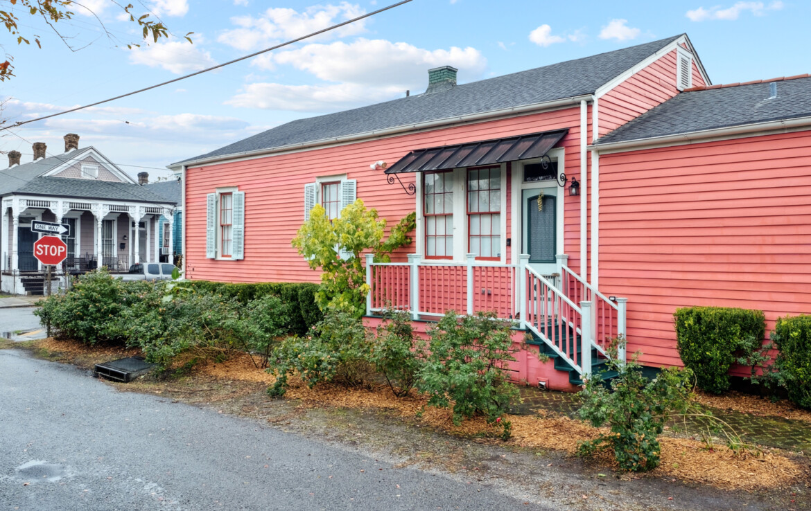 Side entrance allows for parking and easy access