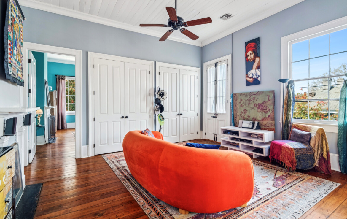 MLS-20-upstairs-bedroom