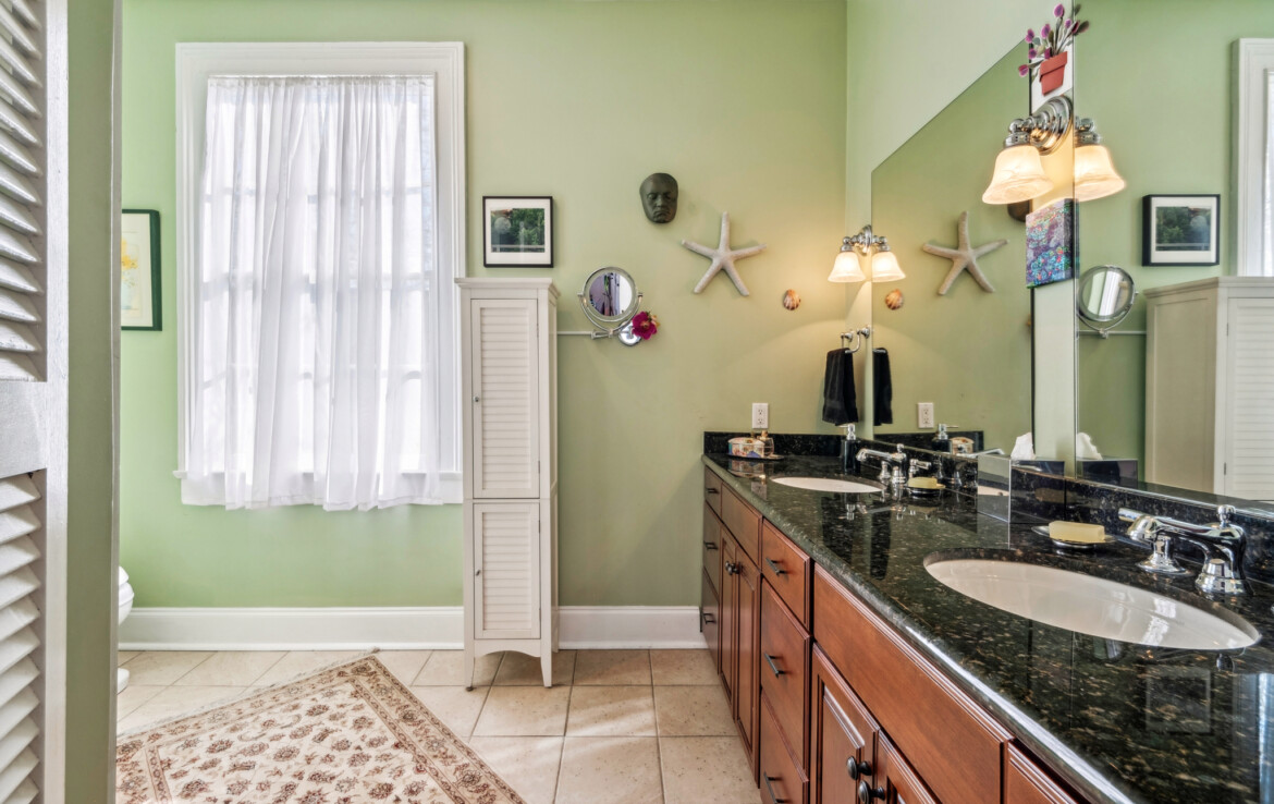 MLS-27-second-primary-bath