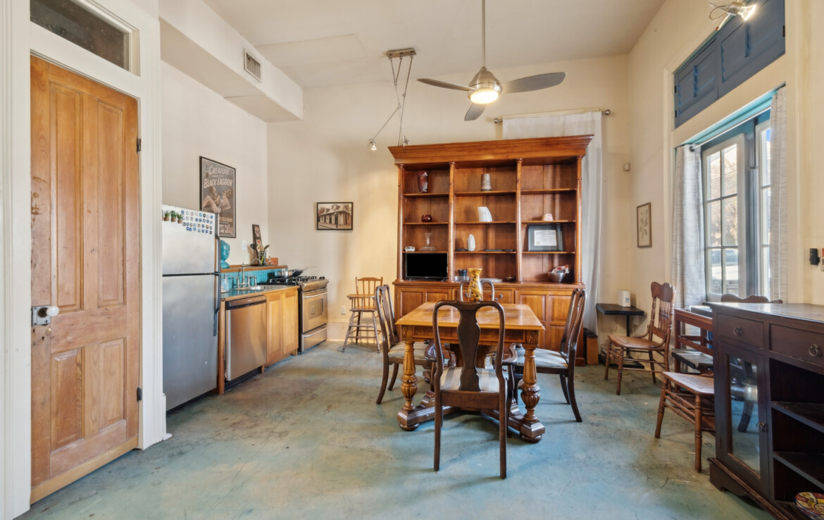 MLS-4-Dining-room-kitchen-two