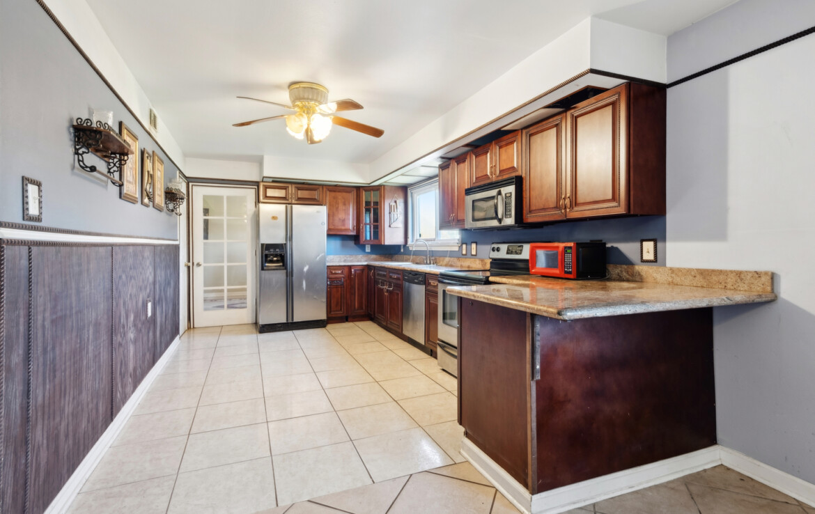 Kitchen-eat-in-island