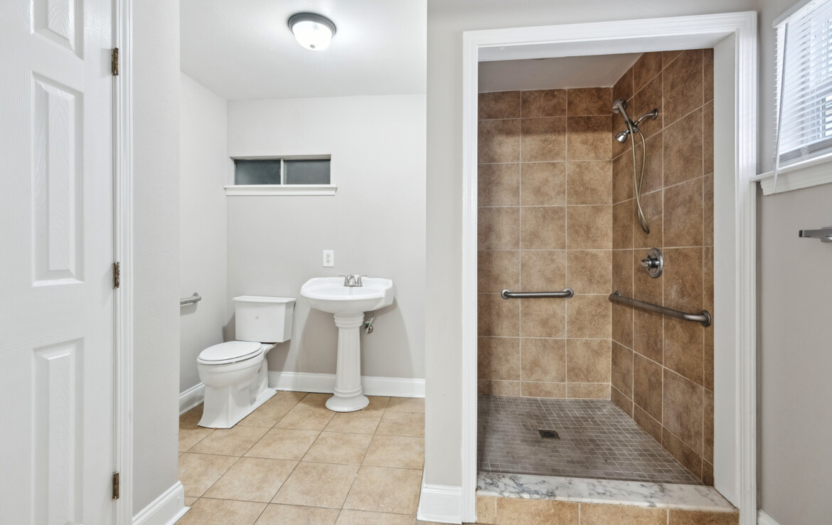 MLS-9-second-bathroom-shower