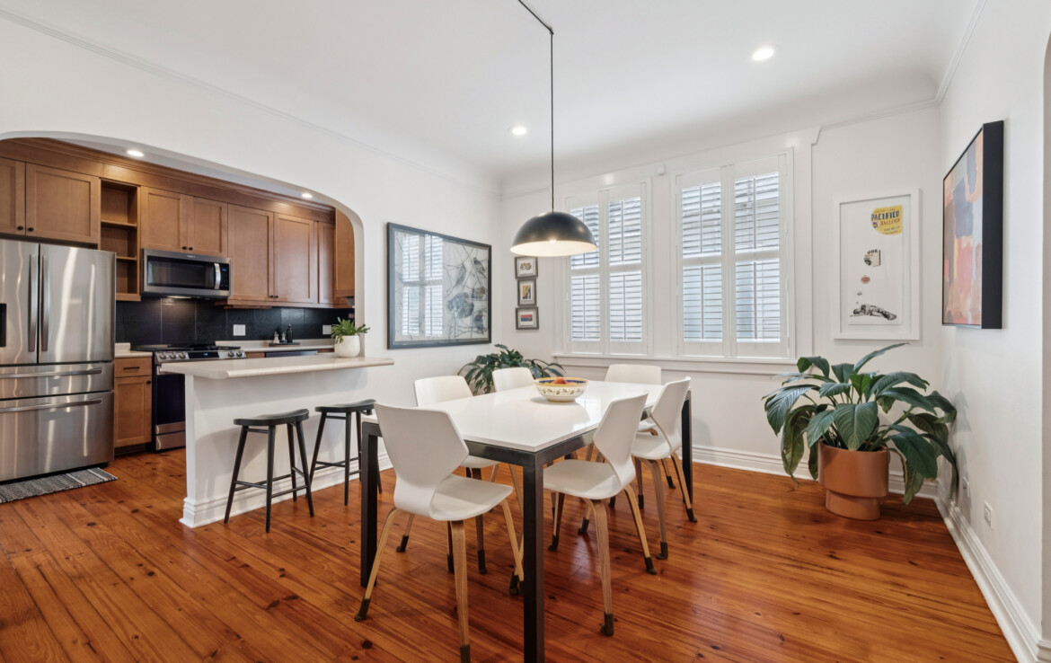 breakfast bar, dining room